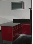 Cozinha em formica cor bordeaux